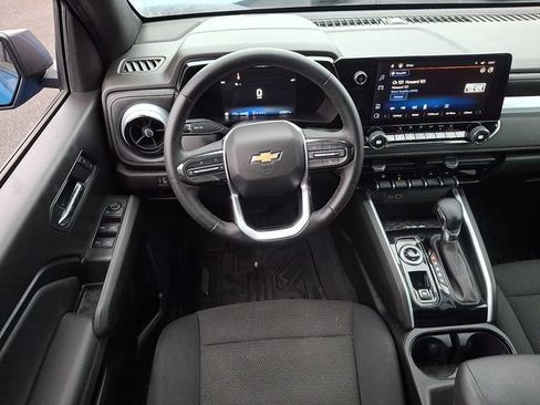 Used 2023 Chevrolet Colorado LT w/ LT Convenience Package II image 2