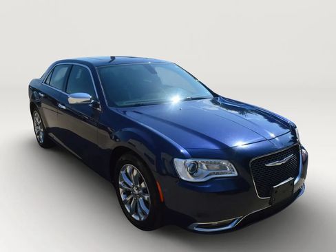 Used 2017 Chrysler 300 C AWD/4WD image 14