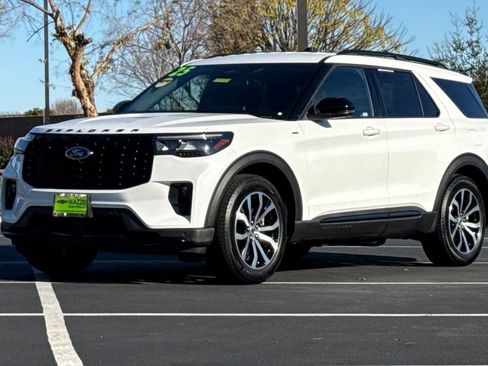Used 2025 Ford Explorer ST-Line image 15