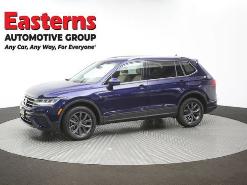 Used 2022 Volkswagen Tiguan SE w/ Panoramic Sunroof Package AWD/4WD image 58
