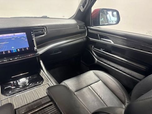 Used 2022 Jeep Wagoneer Series III AWD/4WD image 21