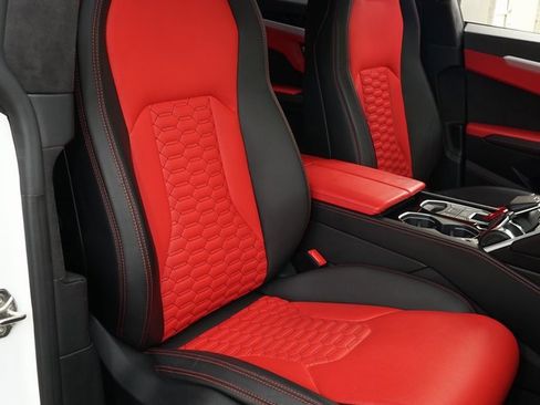 Used 2019 Lamborghini Urus image 10