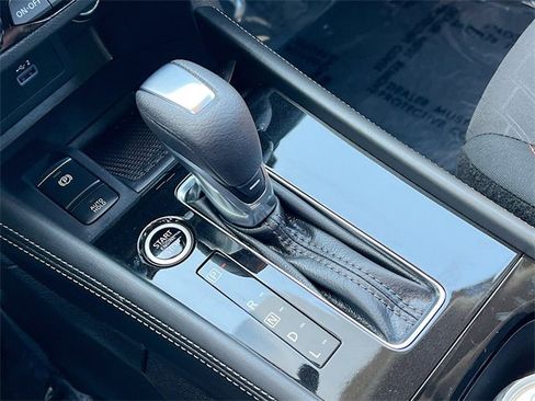 Used 2024 Nissan Kicks SR image 16