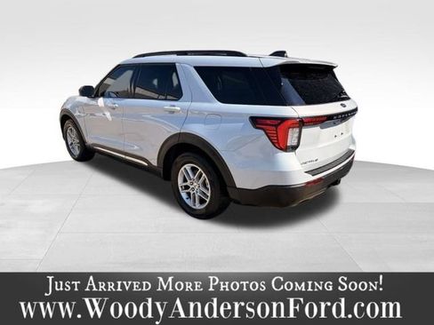 Used 2025 Ford Explorer Active RWD image 5
