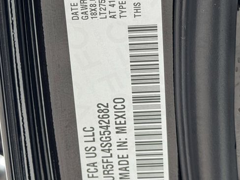 Used 2025 RAM 2500 Laramie image 32