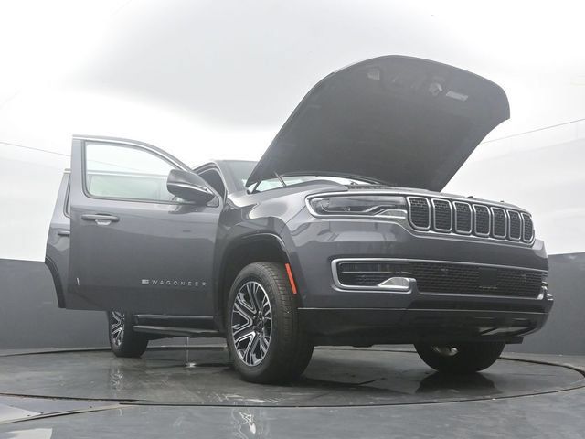 Used 2025 Jeep Wagoneer 4WD image 58