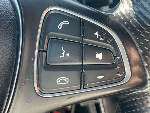 Used 2018 Mercedes-Benz GLC 300 4MATIC image 19