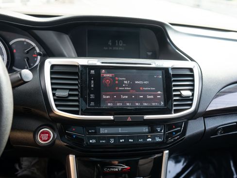 Used 2017 Honda Accord EX image 28