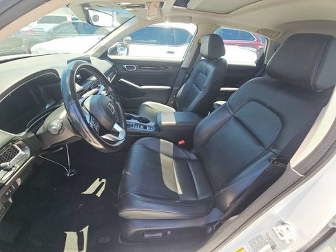 Used 2022 Honda Civic Touring image 3