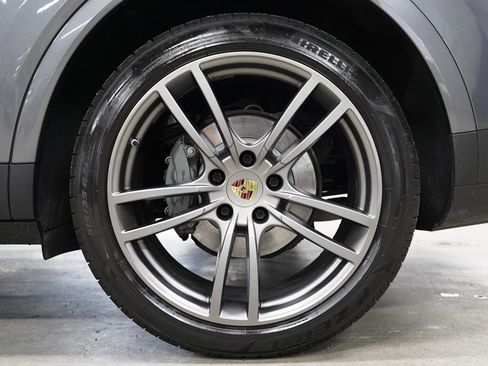 Used 2019 Porsche Cayenne S AWD/4WD image 37