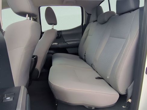 Certified 2016 Toyota Tacoma SR5 w/ Towing Package image 14