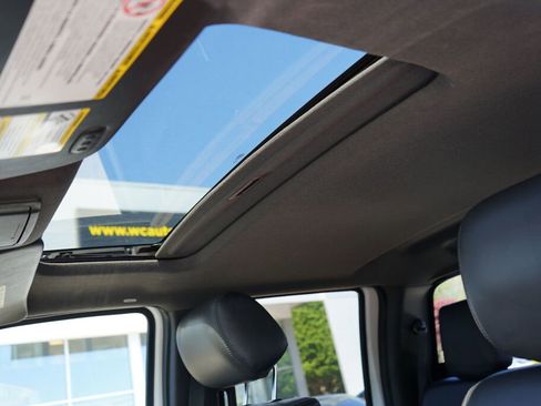 Used 2013 Ford F250 Platinum w/ FX4 Off Road Pkg AWD/4WD image 16