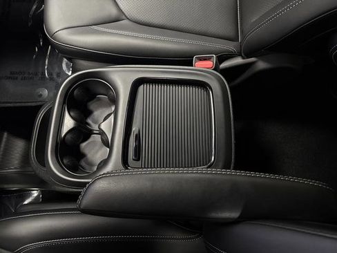 Used 2024 Chrysler Pacifica Select image 20