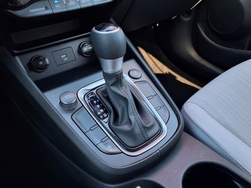 Used 2023 Hyundai Kona SEL image 18