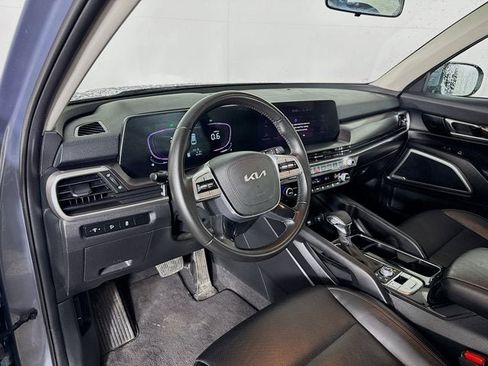 Certified 2023 Kia Telluride LX image 9