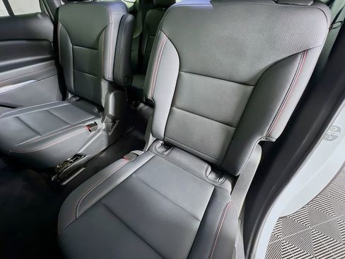 Used 2024 Chevrolet Traverse Z71 w/ Enhanced Driving Package image 24