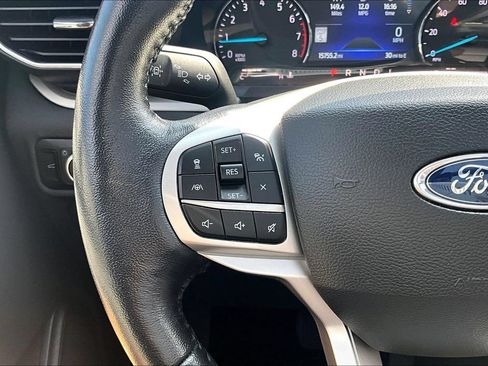 Used 2023 Ford Explorer XLT w/ Equipment Group 202A AWD/4WD image 17