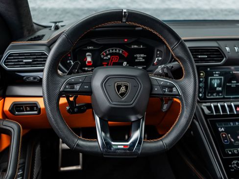 Used 2023 Lamborghini Urus S AWD/4WD image 32
