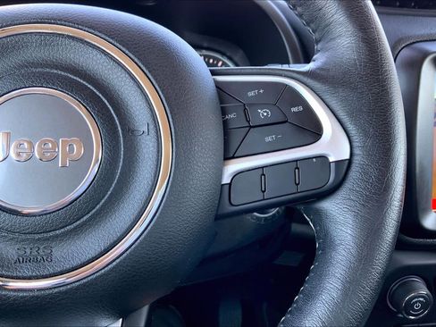 Used 2023 Jeep Renegade Latitude w/ Premium Group image 47