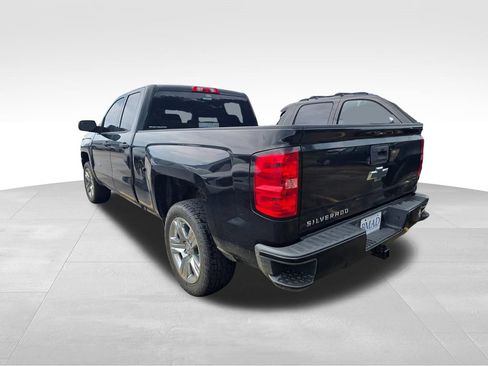 Used 2018 Chevrolet Silverado 1500 Custom w/ Custom Value Package RWD image 11