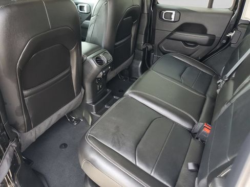 Used 2023 Jeep Wrangler Unlimited Sahara w/ Cold Weather Group AWD/4WD image 29