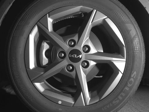 Used 2025 Kia K4 LXS image 12