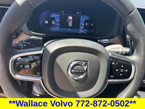 Used 2023 Volvo XC60 B5 Plus w/ Climate Package AWD/4WD image 19