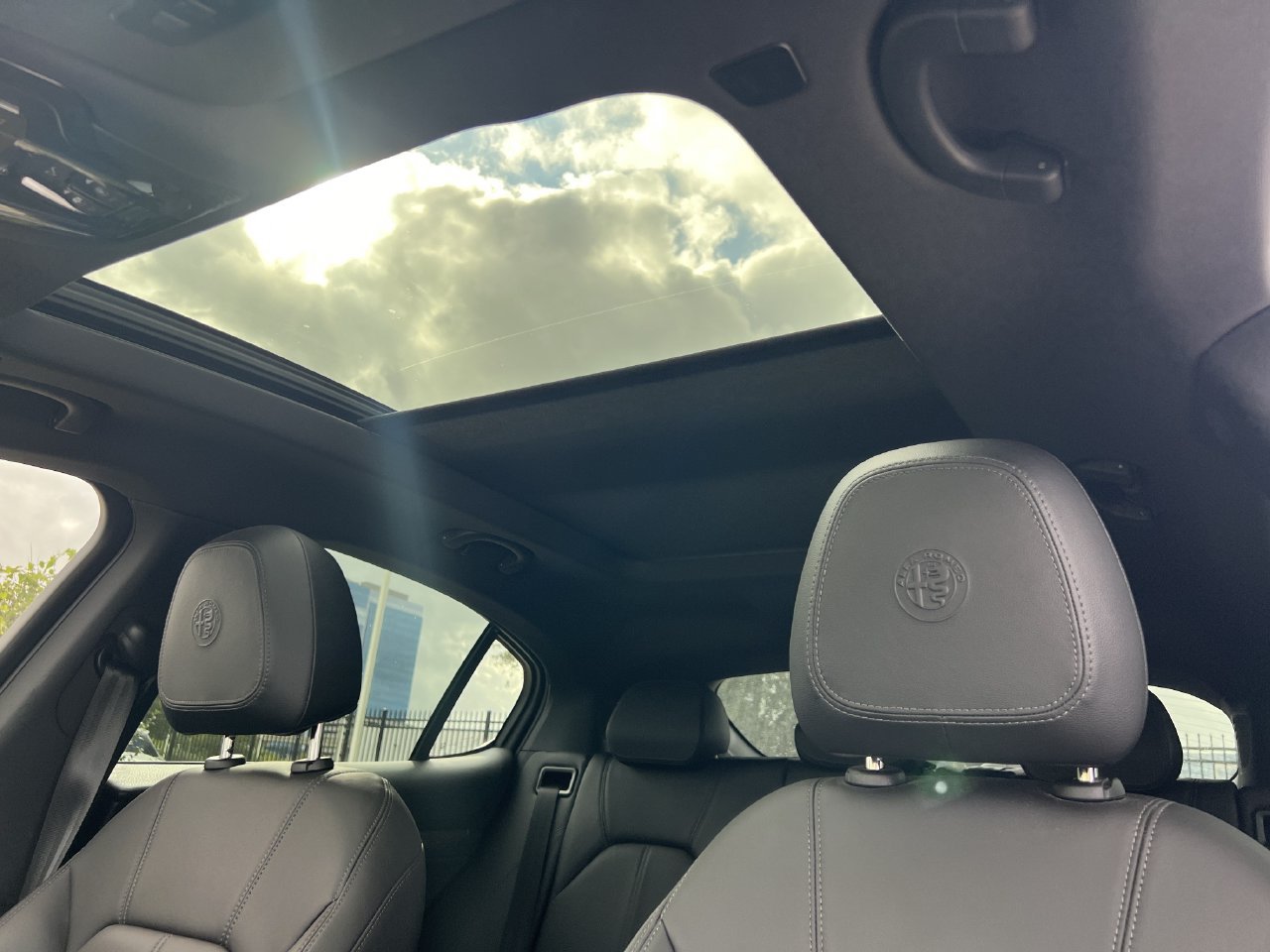 Used 2022 Alfa Romeo Stelvio Ti AWD/4WD image 9