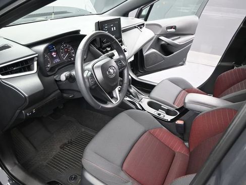Used 2025 Toyota Corolla SE image 4