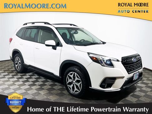 Used 2023 Subaru Forester Premium AWD/4WD image 1