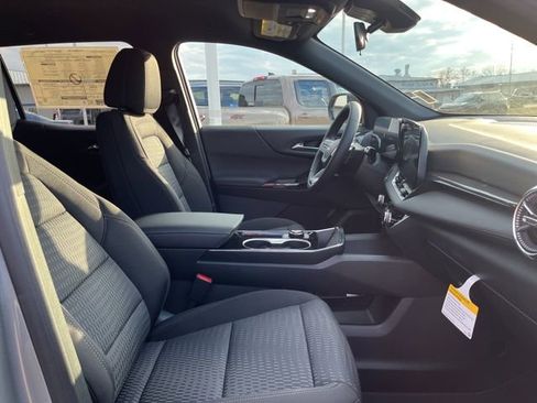 New 2026 Chevrolet Equinox LT image 18