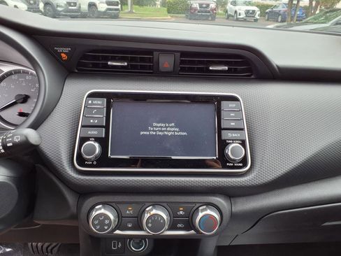 New 2025 Nissan Kicks Play S image 9