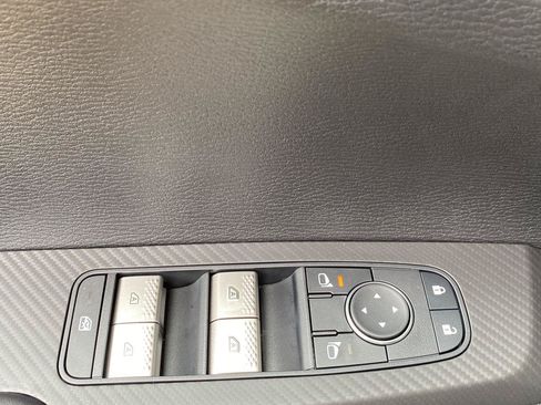 New 2026 Mitsubishi Outlander LE AWD/4WD image 17