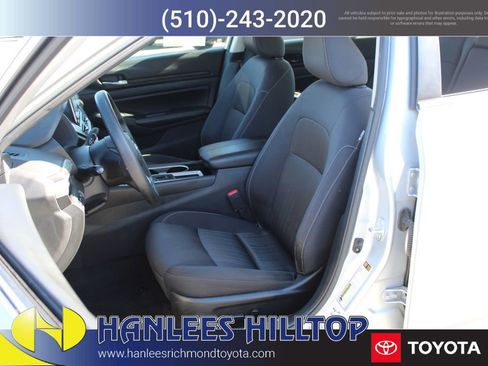 Used 2024 Nissan Altima 2.5 SV image 12