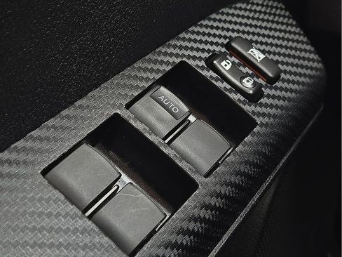 Used 2013 Toyota RAV4 LE image 17