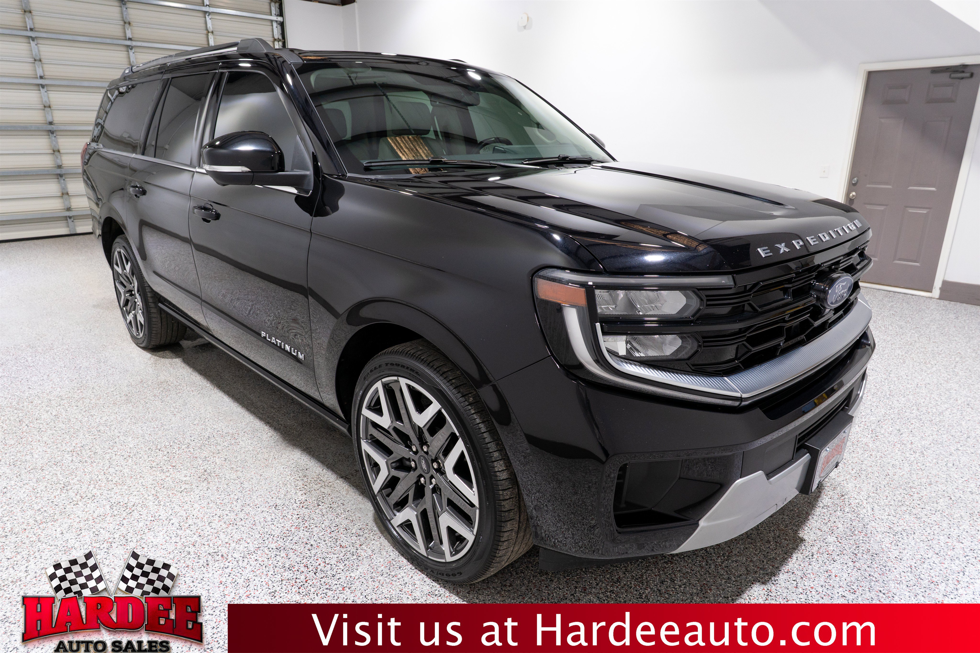 Used 2025 Ford Expedition Max Platinum w/ Platinum Ultimate Package AWD/4WD image 6