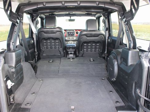 Used 2020 Jeep Wrangler Unlimited Rubicon w/ Uconnect 4C Nav & Sound Group image 38