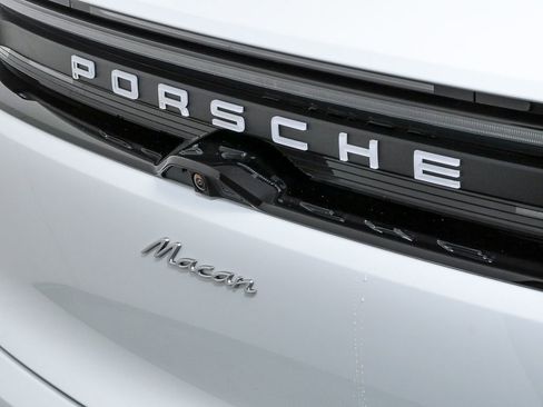 New 2026 Porsche Macan Electric image 36