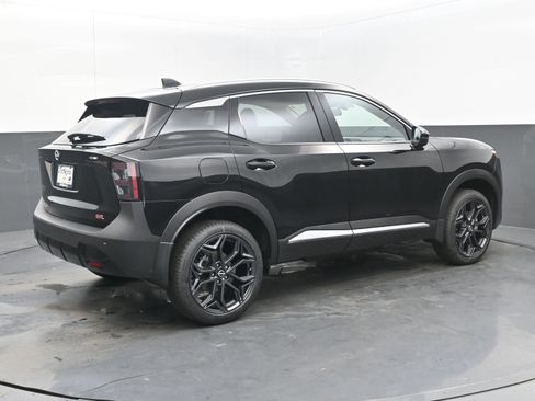 New 2025 Nissan Kicks SR image 7