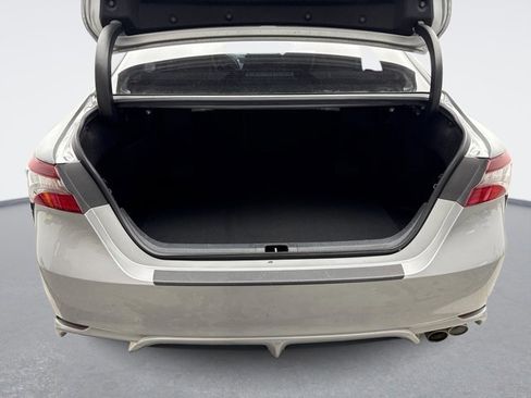Used 2023 Toyota Camry SE image 18