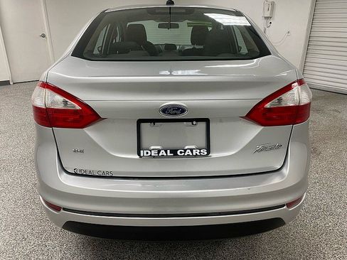Used 2017 Ford Fiesta SE image 6