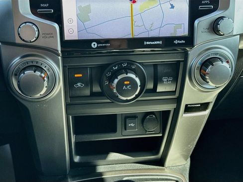 Used 2020 Toyota 4Runner SR5 Premium w/ Moonroof Package RWD image 18