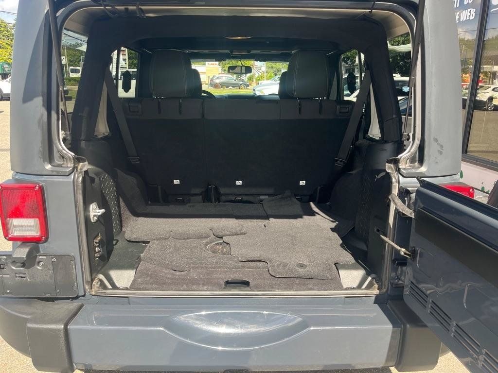 Used 2017 Jeep Wrangler Unlimited Sahara w/ Dual Top Group AWD/4WD image 21