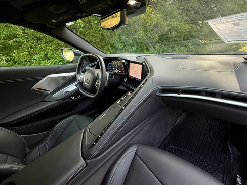 Used 2022 Chevrolet Corvette Stingray Preferred Cpe w/ 2LT RWD image 19