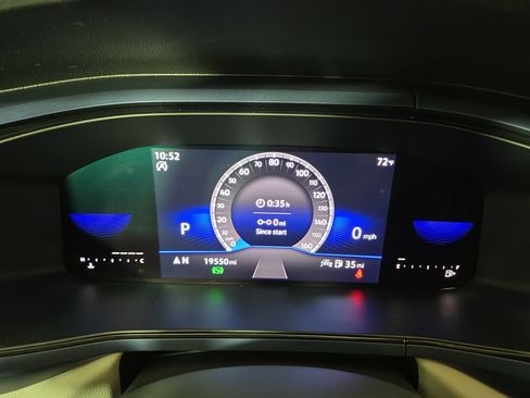 Used 2022 Volkswagen Taos SE FWD image 17
