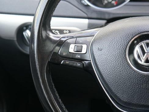 Used 2017 Volkswagen Jetta SE FWD image 14