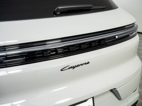 New 2026 Porsche Cayenne AWD/4WD image 37