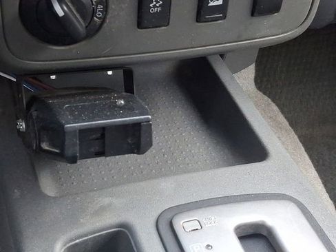 Used 2012 Nissan Frontier SV image 23