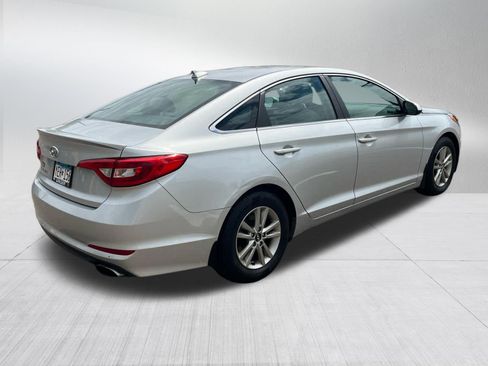 Used 2015 Hyundai Sonata SE w/ Option Group 09 FWD image 6