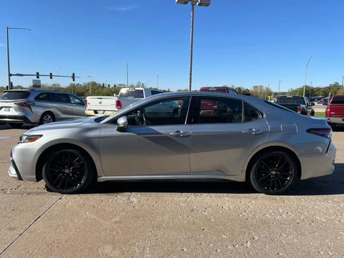 Used 2021 Toyota Camry XSE image 5